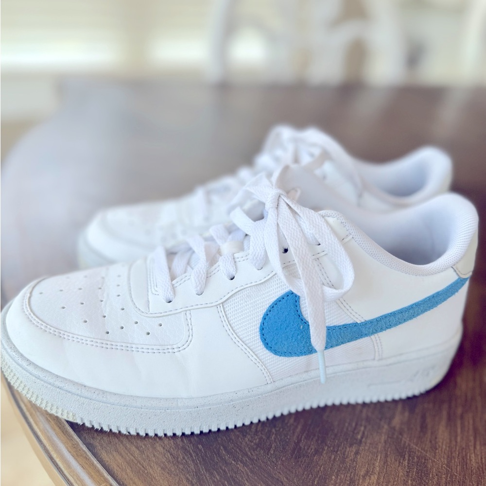 Nike Air Force 1, Women’s 8.5= Youth 7=Men’s 7